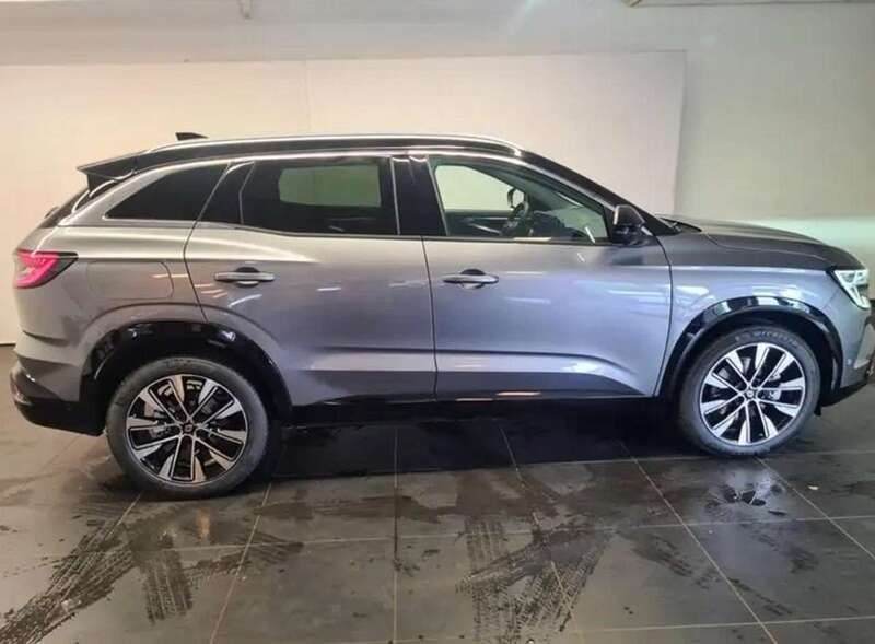 Usata Renault Austral Techno 131 CV (96 kW) 2024 Grigio SUV