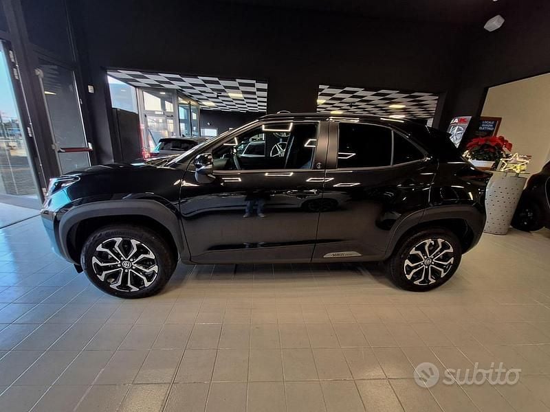 Nuova Toyota Yaris Cross 130 CV (95 kW) 2025 Nero SUV