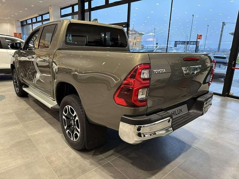 Nuova Toyota HiLux Executive 150 CV (110 kW) 2025 Verde Pick-up