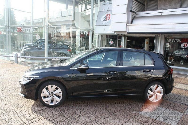 Usata VW Golf VIII Style 150 CV (110 kW) 2025 Nero Berlina
