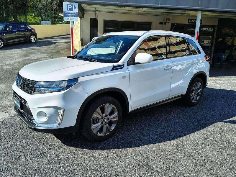 Usata Suzuki Vitara Cool 129 CV (94 kW) 2020 Bianco pastello SUV