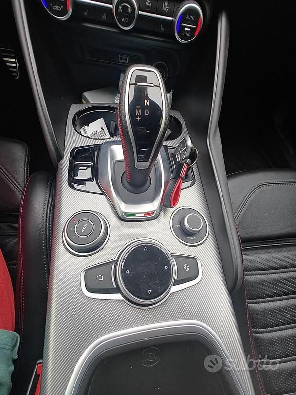 Usata Alfa Romeo Giulia Competizione 211 CV (155 kW) 2023 Blu Berlina