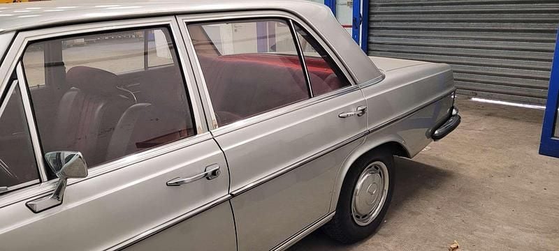 Usata Mercedes 280 SE 160 CV (117 kW) 1970 Argento Berlina