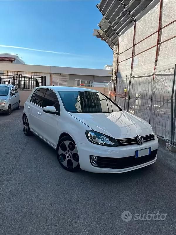 Usata VW Golf VII 105 CV (77 kW) 2012 Bianco Berlina