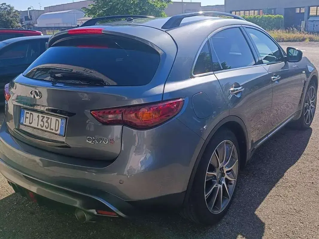 Usata Infiniti QX70 Premium 238 CV (175 kW) 2016 Grigio SUV