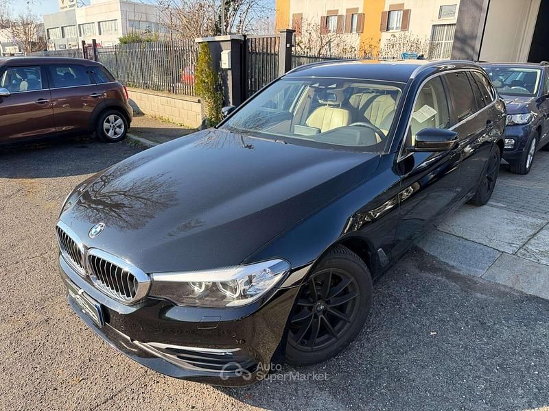 Usata BMW 520 Luxury Line 190 CV (139 kW) 2017 Nero Station wagon