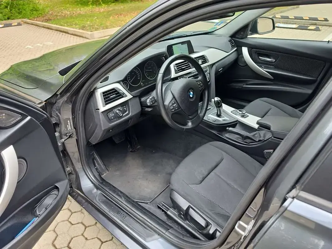 Usata BMW 320 Advantage 190 CV (139 kW) 2018 Grigio Station wagon
