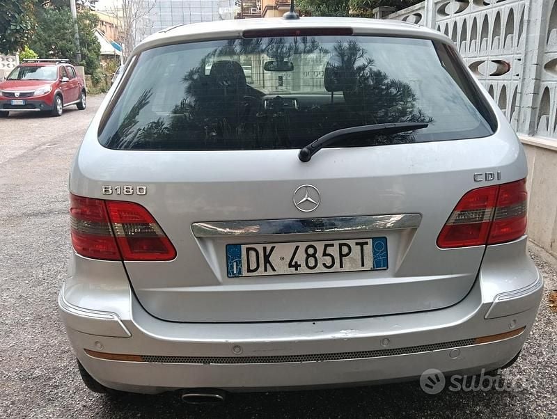 Usata Mercedes B180 Chrome 108 CV (79 kW) 2007 Grigio Monovolume