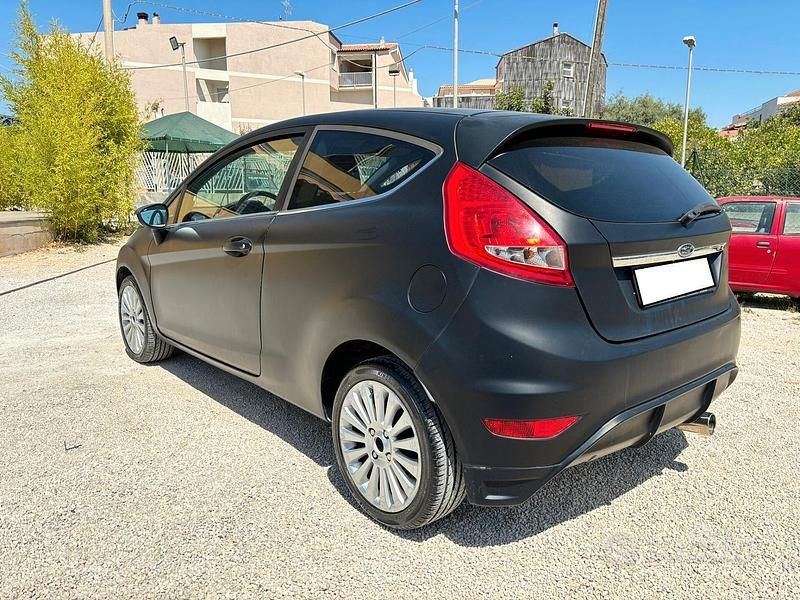 Usata Ford Fiesta 80 CV (58 kW) 2008 Nero Utilitaria