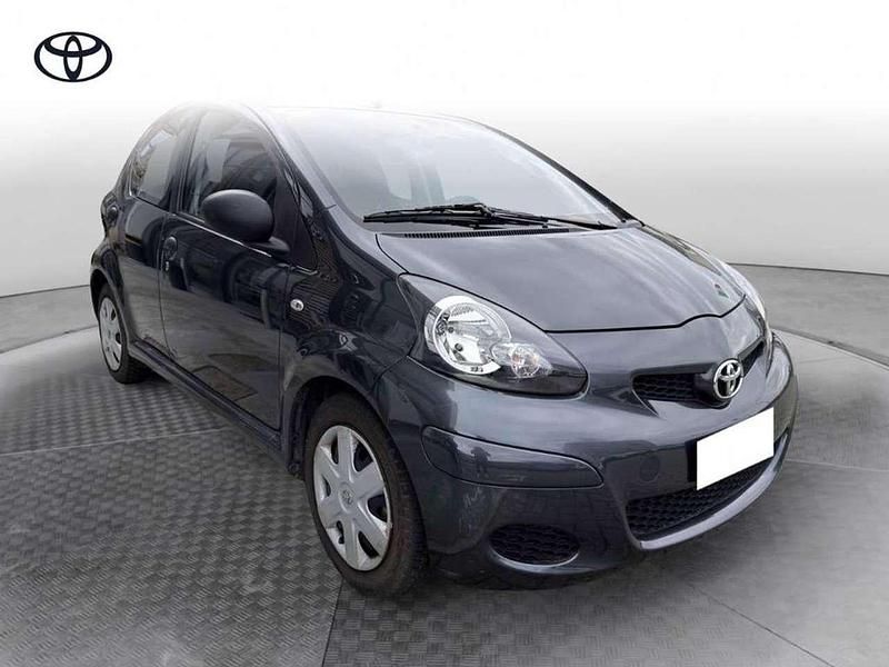 Usata Toyota Aygo Edition 68 CV (50 kW) 2011 Grigio Utilitaria