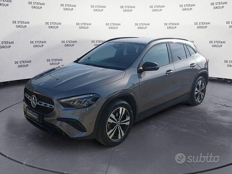 Usata Mercedes GLA180 Advanced 116 CV (85 kW) 2025 Grigio montagna SUV