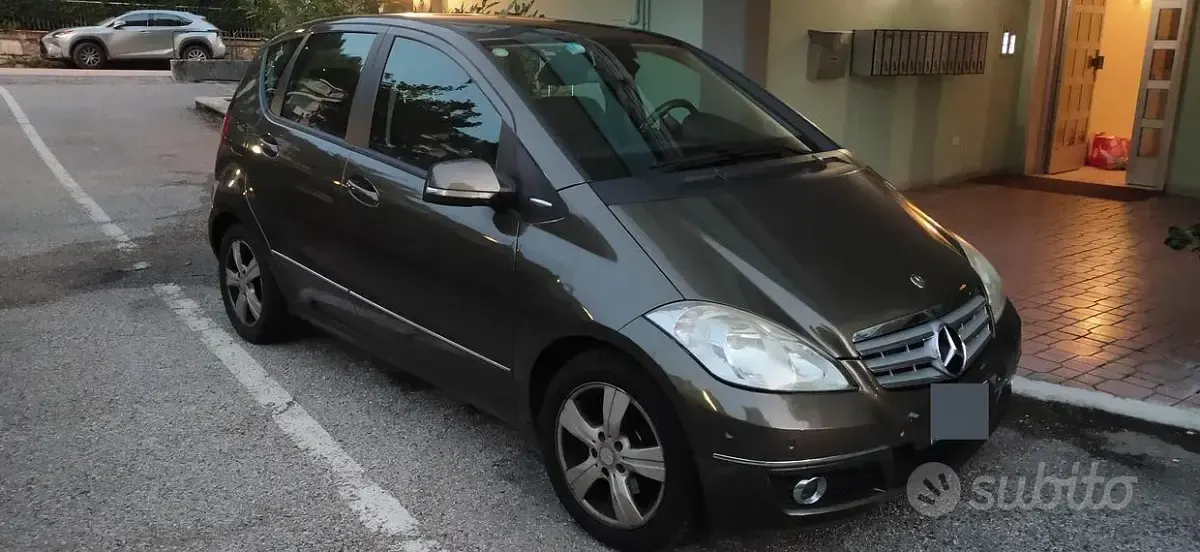Usata Mercedes A180 Avantgarde 109 CV (80 kW) 2009 Marrone Berlina