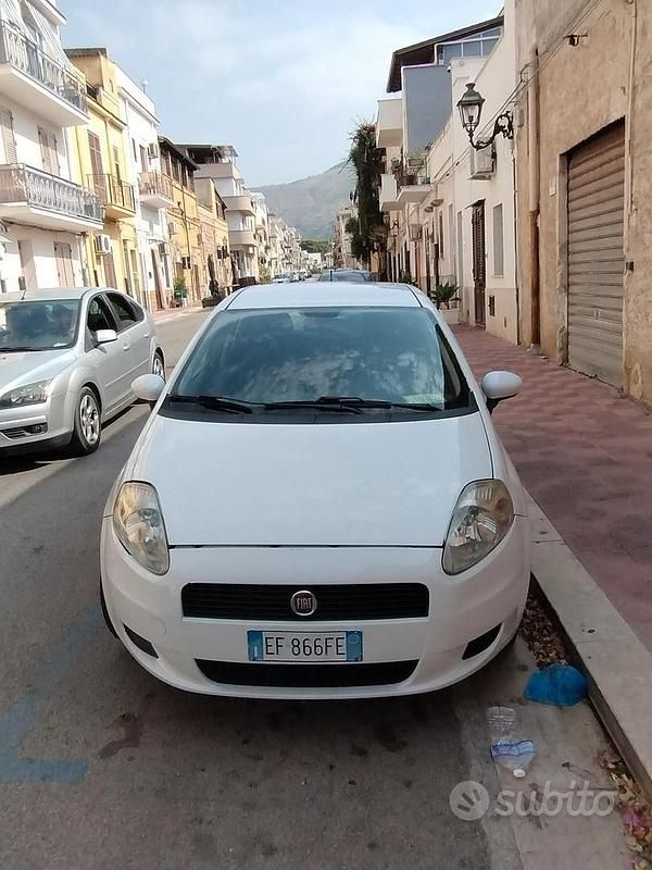Usata Fiat Punto Evo 75 CV (55 kW) 2011 Bianco Utilitaria