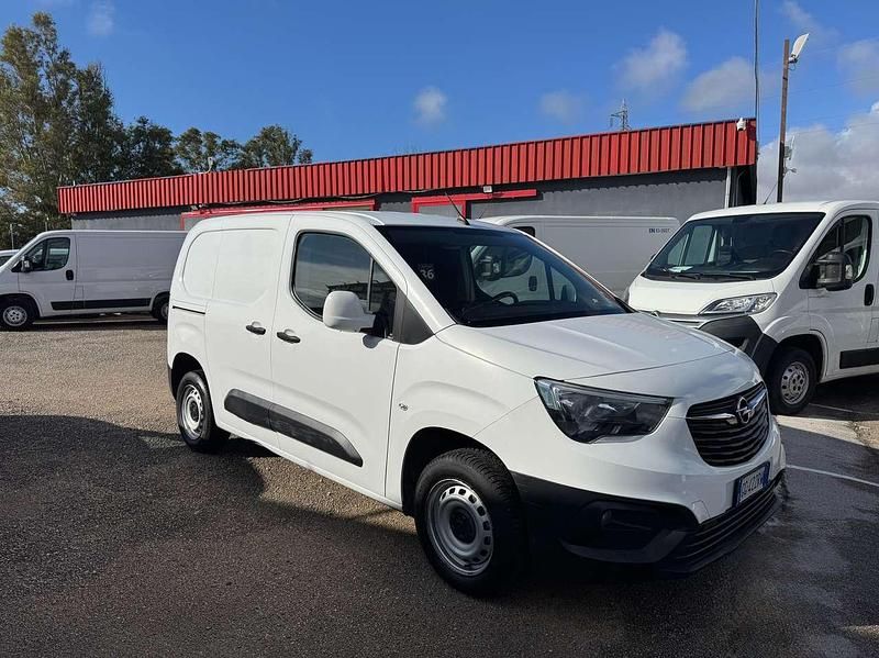 Usata Opel Combo 102 CV (75 kW) 2021 Banchisa Monovolume
