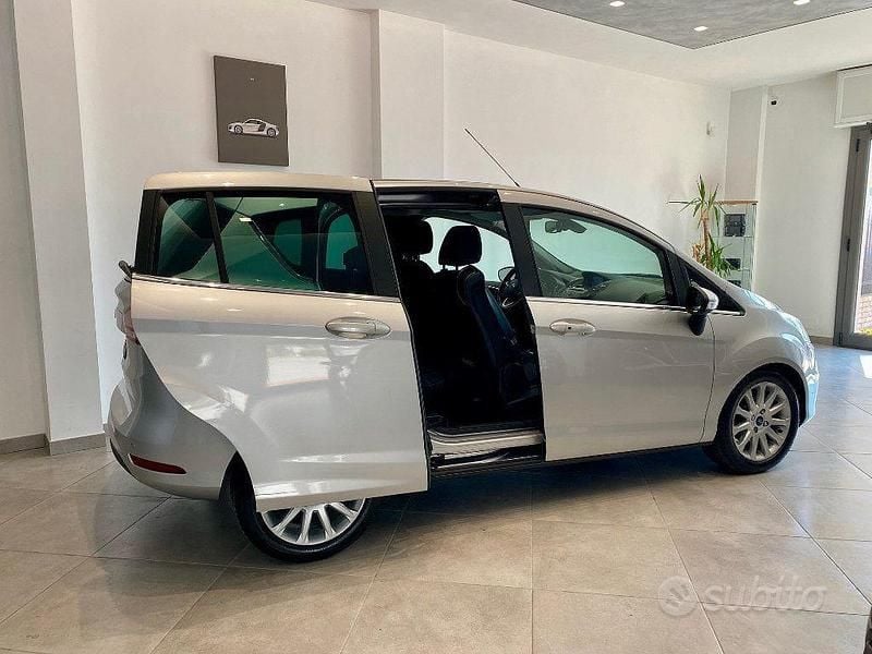 Usata Ford B-MAX Titanium 75 CV (55 kW) 2015 Grigio Monovolume
