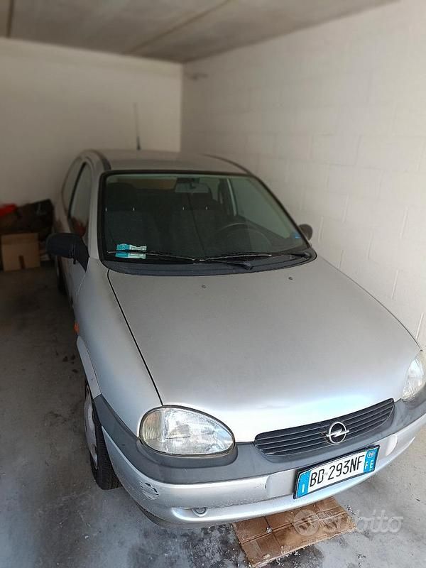 Usata Opel Corsa 45 CV (33 kW) 1999 Utilitaria
