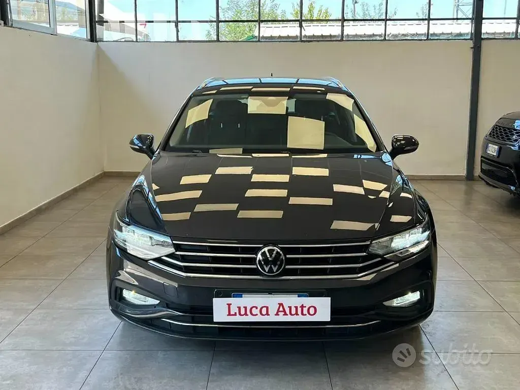 Usata VW Passat Pro 122 CV (89 kW) 2021 Grigio Station wagon