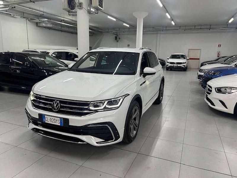 Usata VW Tiguan R-line 150 CV (110 kW) 2023 Bianco SUV