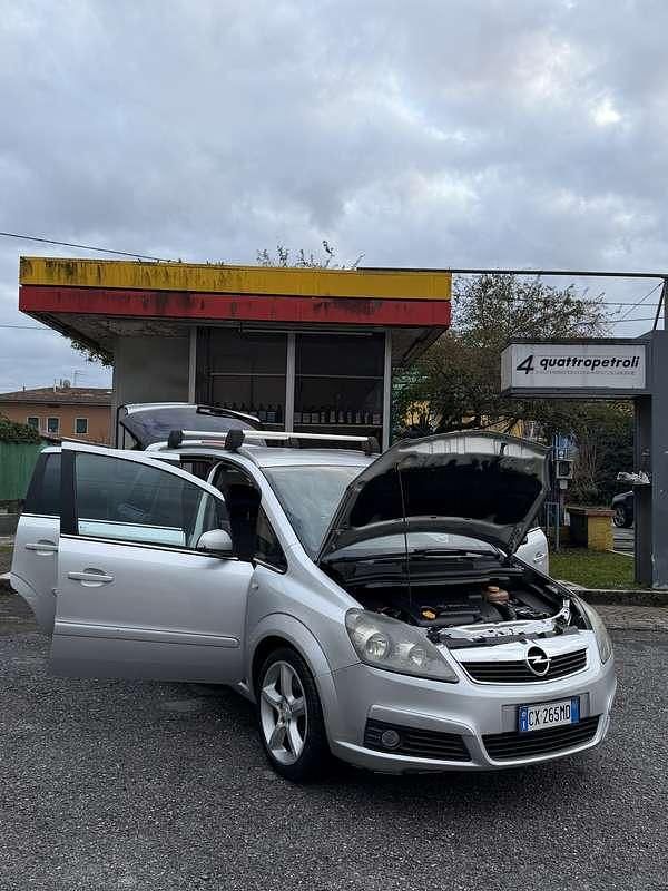 Usata 2005 Opel Zafira Monovolume | 1700 € - Immagine 1/4