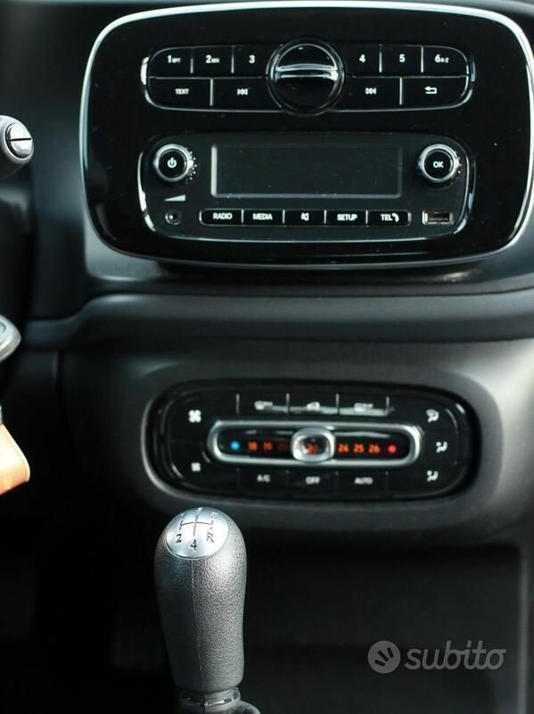 Usata Smart ForFour 61 CV (44 kW) 2017 Bianco Utilitaria