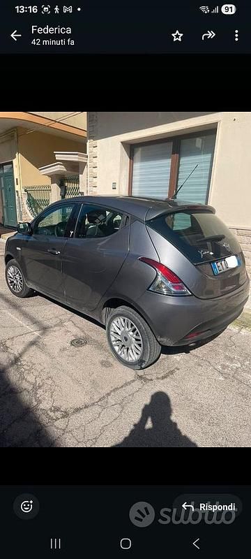 Usata Lancia Ypsilon 54 CV (39 kW) 2014 Grigio Utilitaria