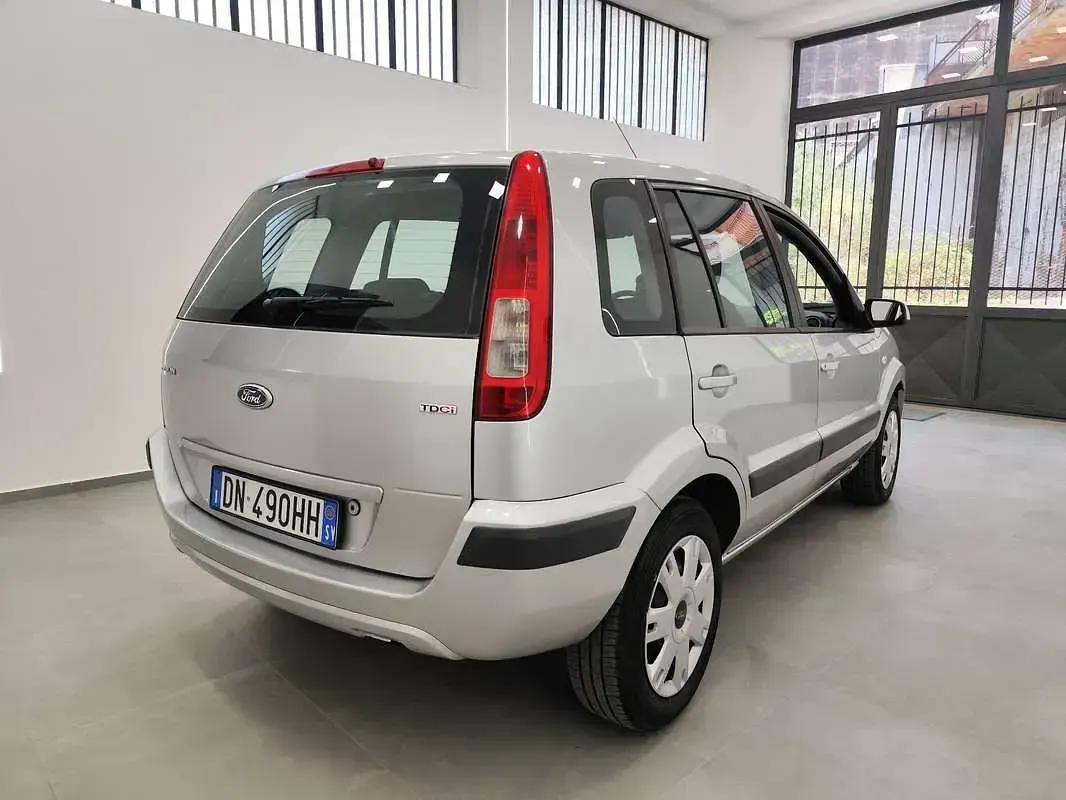 Usata Ford Fusion 68 CV (50 kW) 2008 Grigio Utilitaria