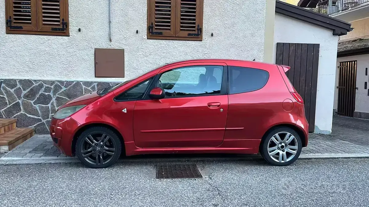 Usata Mitsubishi Colt 150 CV (110 kW) 2006 Rosso Berlina