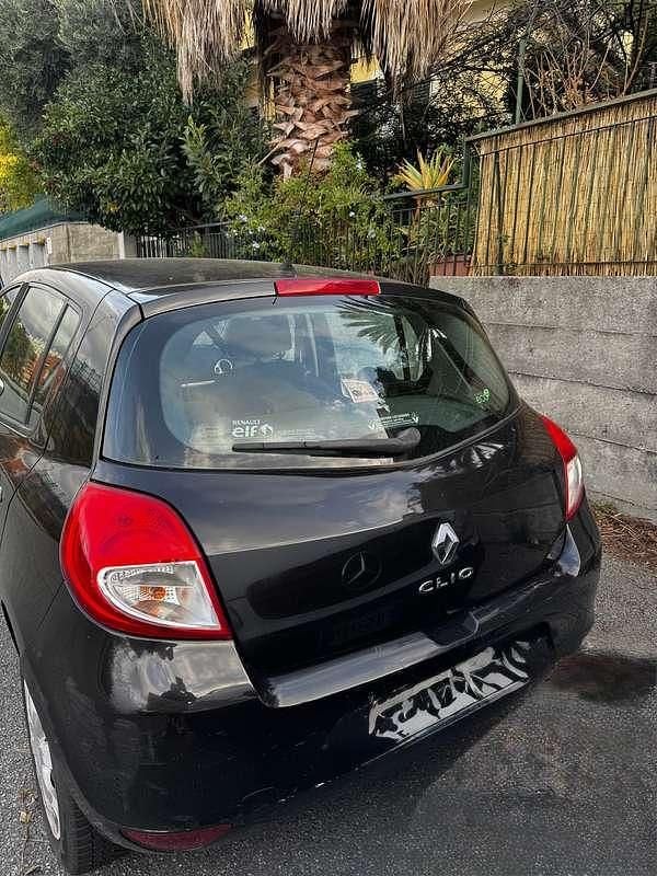 Usata Renault Clio II 65 CV (47 kW) 2009 Nero Berlina