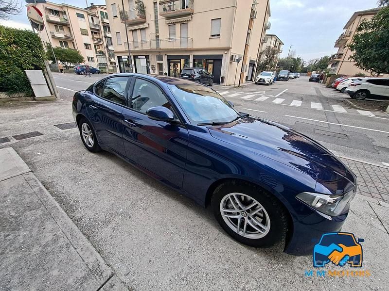 Usata Alfa Romeo Giulia Business 150 CV (110 kW) 2016 Blu Berlina