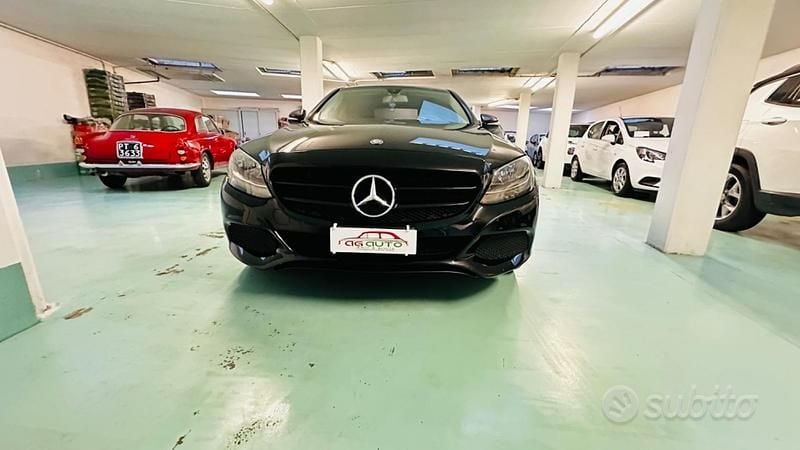 Usata Mercedes C180 Premium 116 CV (85 kW) 2016 Nero Berlina