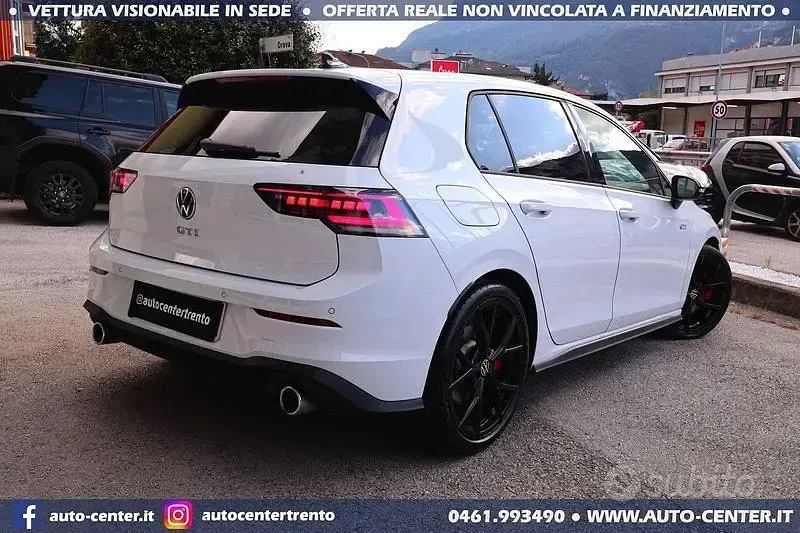 Usata VW Golf VIII GTI 265 CV (194 kW) 2024 Bianco Berlina