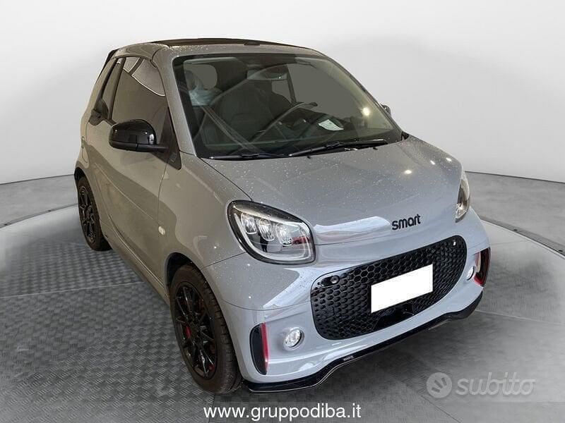 Usata Smart ForTwo Electric Drive 41 kW (56 CV) 2020 Nero Cabrio