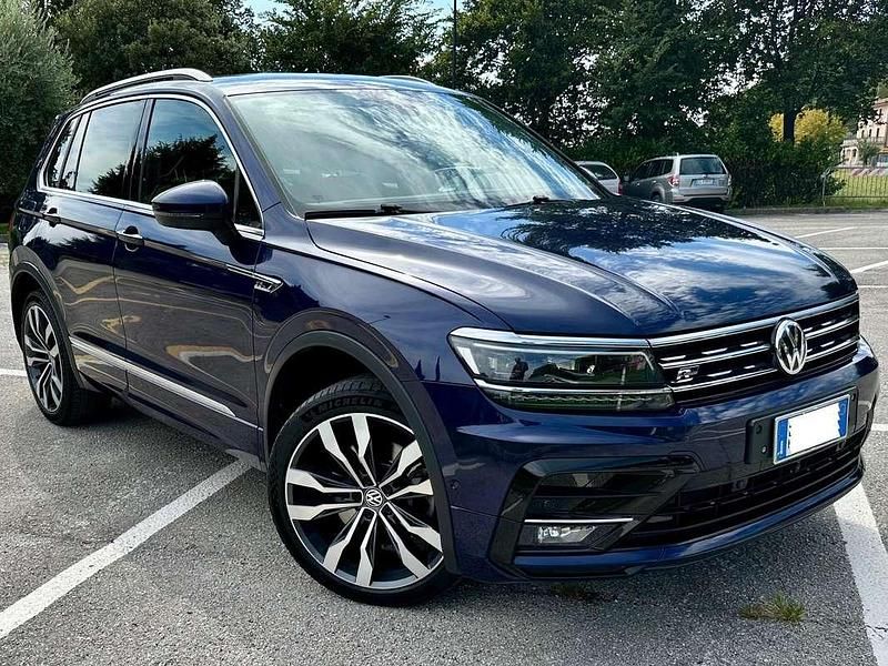 Blu/azzurro Usata 2018 VW Tiguan R-line SUV | 21.000 € (Molto cara) - Immagine 1/4
