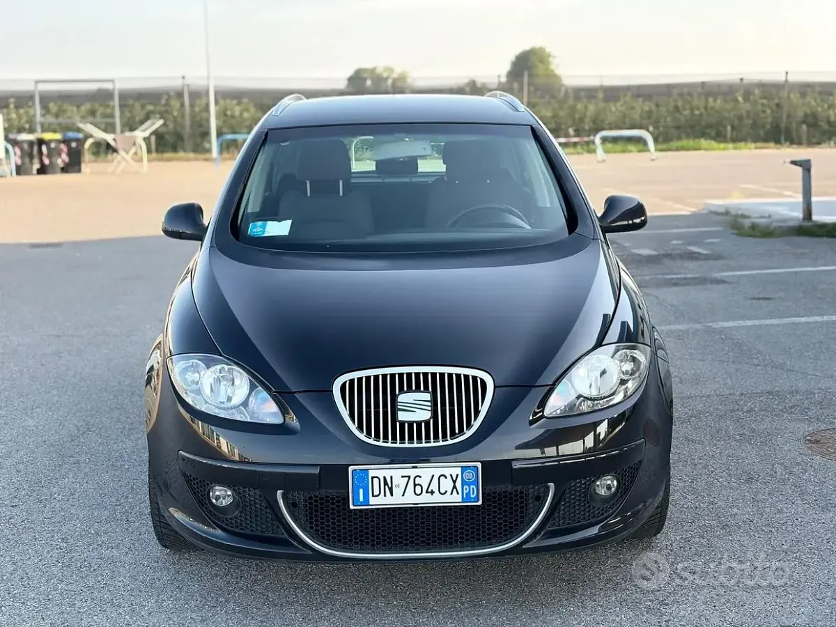 Usata Seat Altea XL Stylance 105 CV (77 kW) 2008 Nero Monovolume