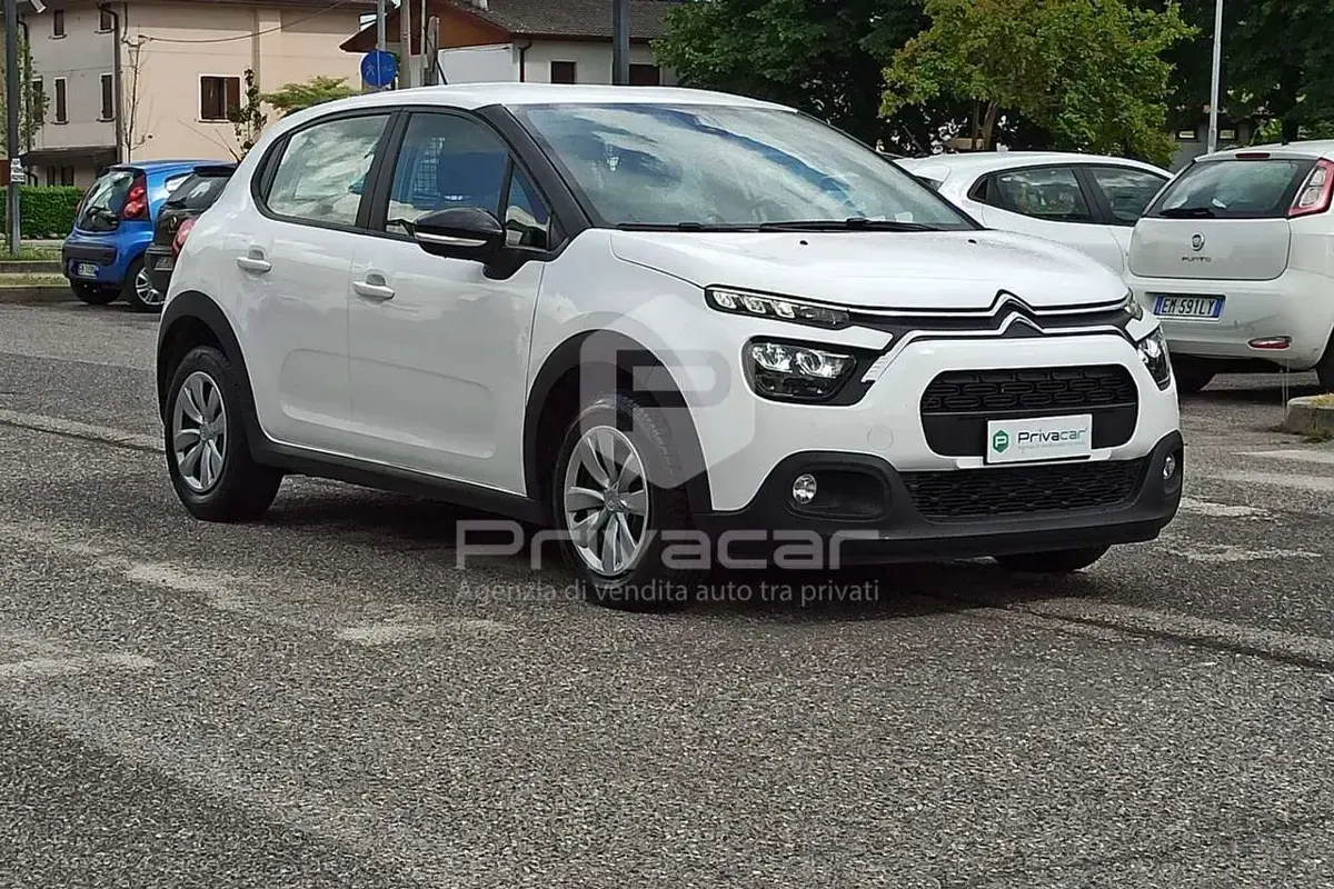 Begagnad Citroën C3 Feel 102 HK (75 kW) 2023 Vit Halvkombi