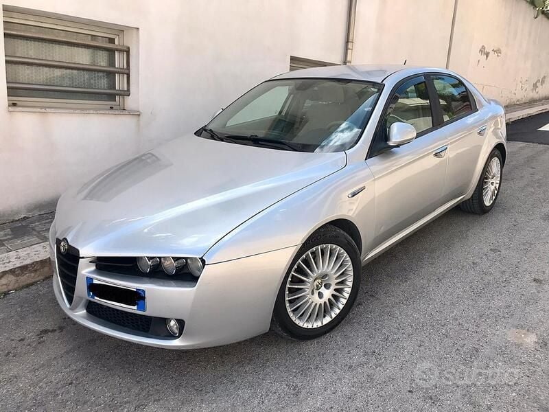 Usata 2005 Alfa Romeo 159 Tre volumi | 3500 € (Cara) - Immagine 1/4
