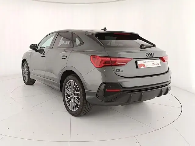 Usata Audi Q3 Sportback S-Line 150 CV (110 kW) 2024 Grigio daytona perlato SUV