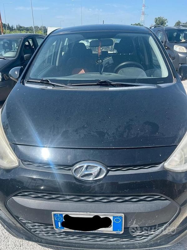 Usata Hyundai i10 136 CV (100 kW) 2015 Nero Utilitaria