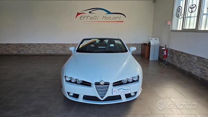Usata Alfa Romeo Spider 184 CV (135 kW) 2009 Bianco Cabrio