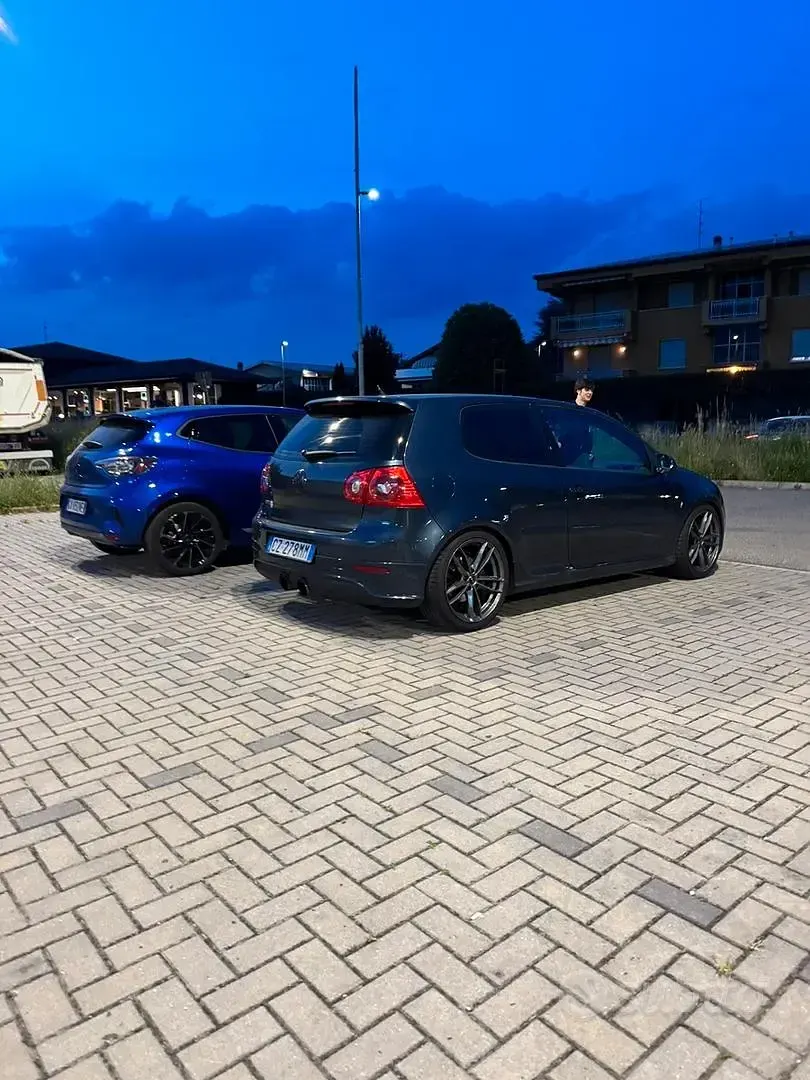 Usata VW Golf V GTI 200 CV (147 kW) 2006 Blu Utilitaria