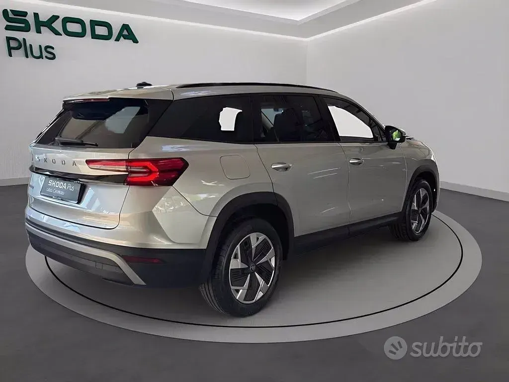 Nuova Skoda Kodiaq Executive 150 CV (110 kW) 2026 Grigio argento met. SUV