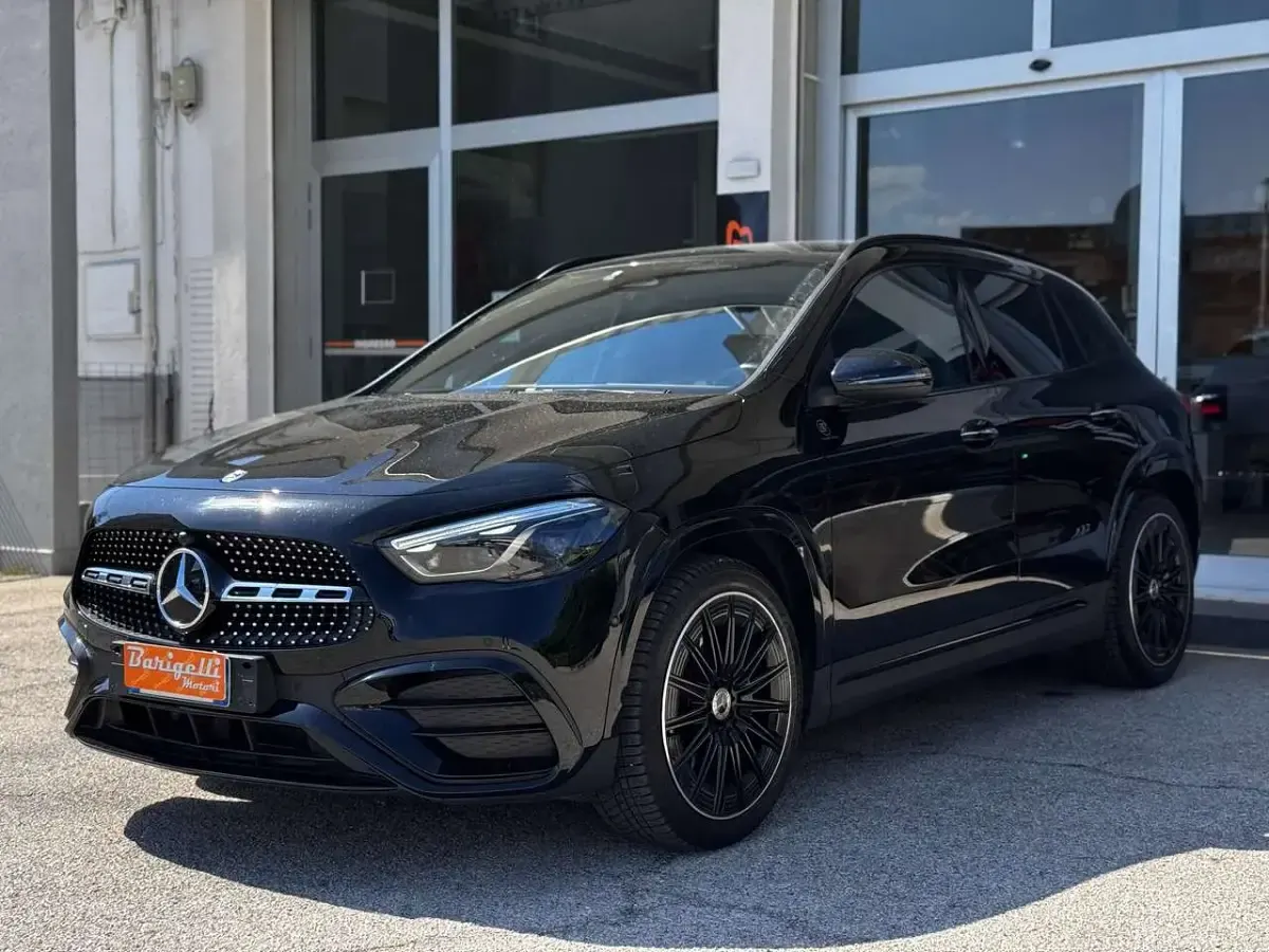 Usata Mercedes GLA200 AMG Line Premium Plus 150 CV (110 kW) 2024 Nero SUV