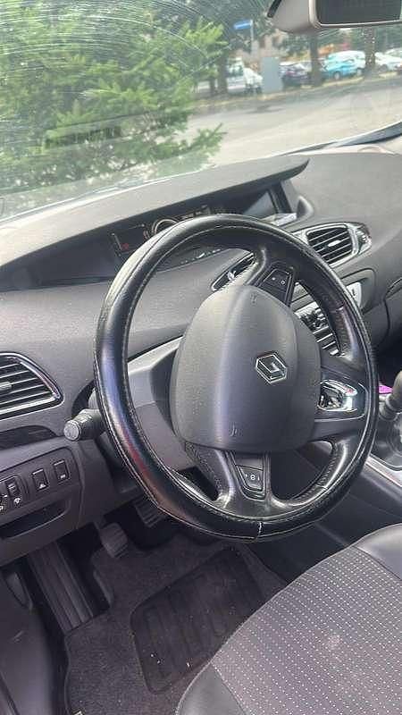 Argento Usata 2013 Renault Scénic III Exception Monovolume | 5000 € (Cara) - Immagine 1/4