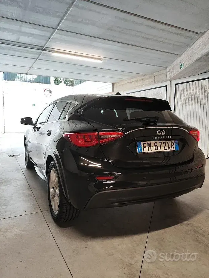 Usata Infiniti Q30 Premium 109 CV (80 kW) 2017 Nero Berlina