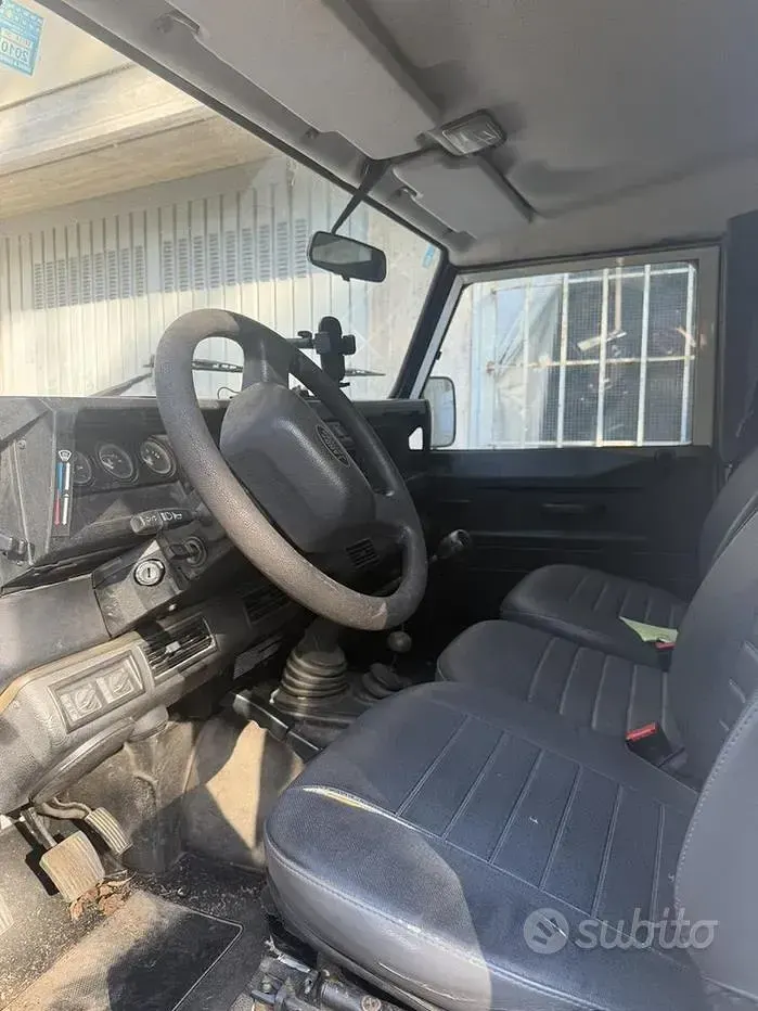 Usata Land Rover Defender 68 CV (50 kW) 2004 Bianco SUV