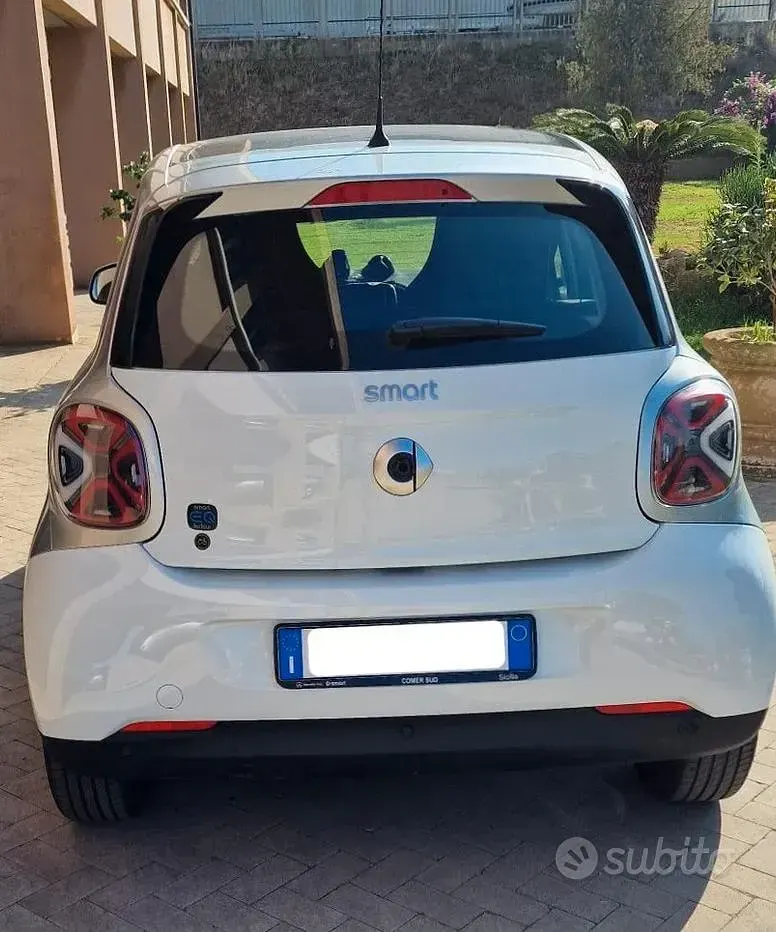 Usata Smart ForFour Electric Drive Passion 41 kW (56 CV) 2021 Bianco Utilitaria