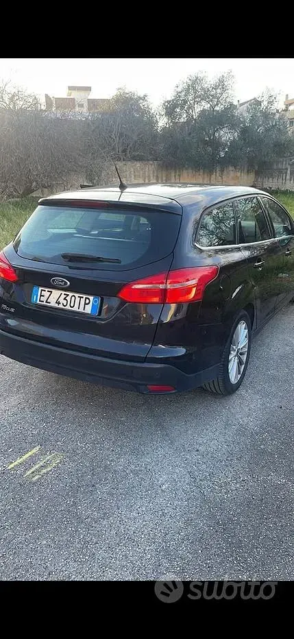 Usata Ford Focus 120 CV (88 kW) 2015 Nero Station wagon