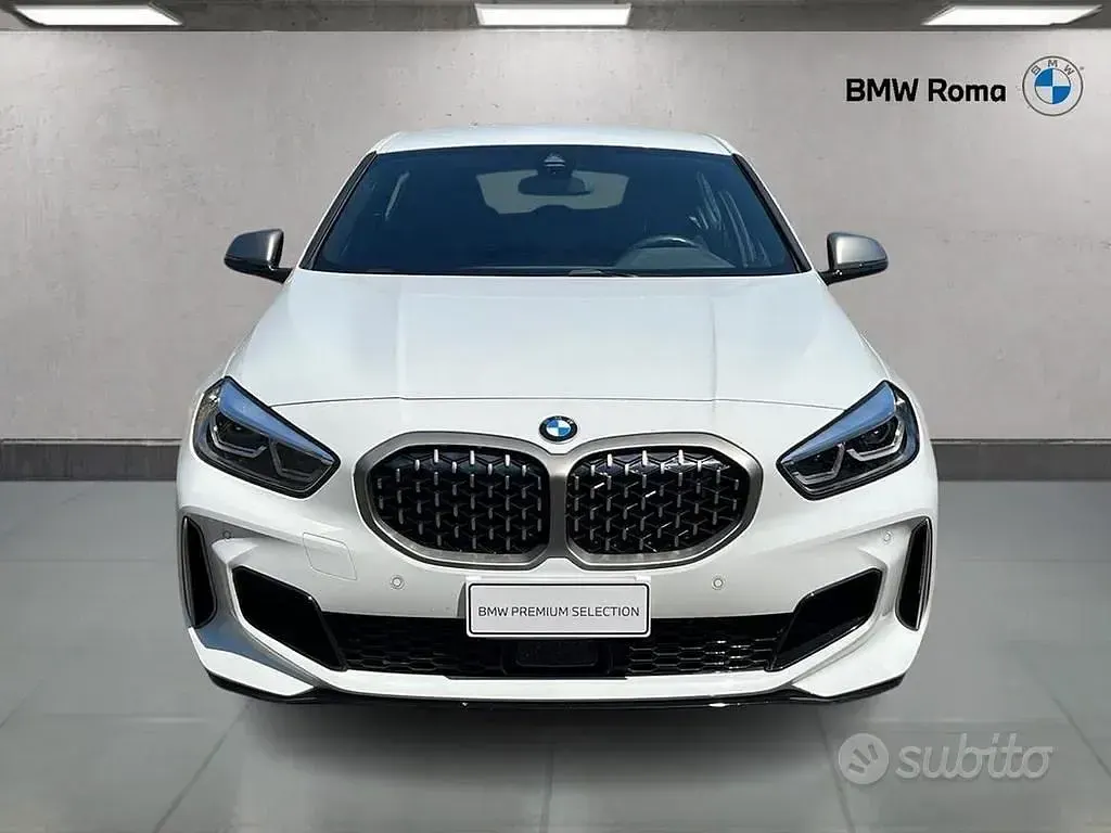 Usata BMW M135 Sport Line 306 CV (225 kW) 2023 Alpin white pastello Utilitaria