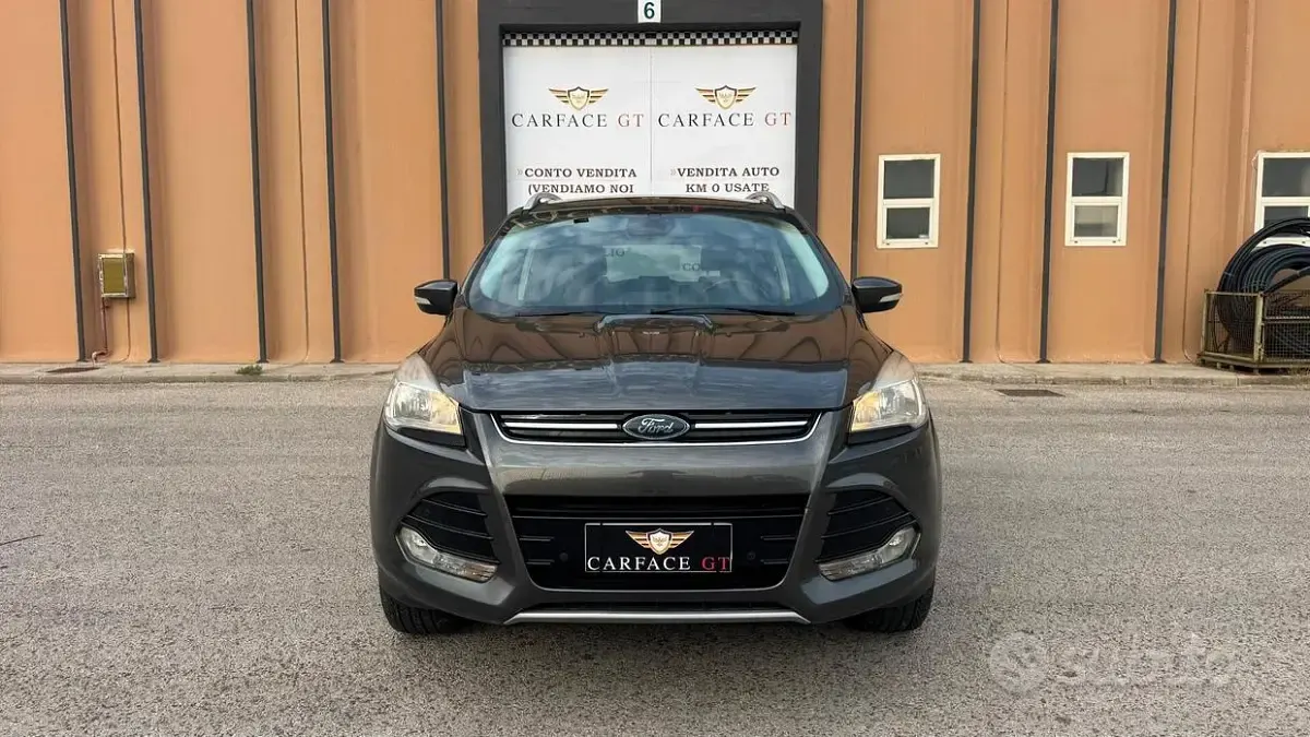 Usata Ford Kuga Titanium 150 CV (110 kW) 2017 Grigio SUV