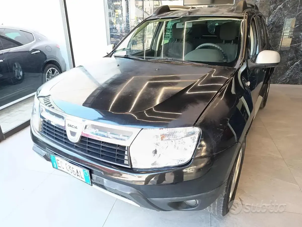 Usata Dacia Duster Lauréate 105 CV (77 kW) 2010 Nero SUV
